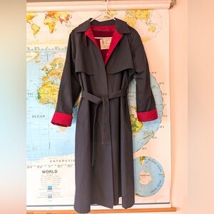 Vintage London Fog Navy Blue Trench Coat, zip out lining, removable hood, 12 M/L